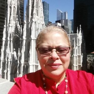 Meet your Posher, Elaine